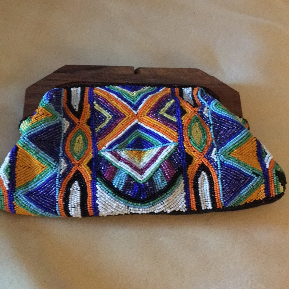 EUC ANTIK CRAFT INCREDIBLY HOT BEADED CLUTCH